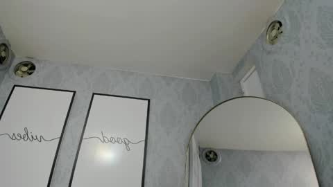 Snapshot of isa_little4u chatting on 28, 5, 2026 online show from 28, 5, 2026