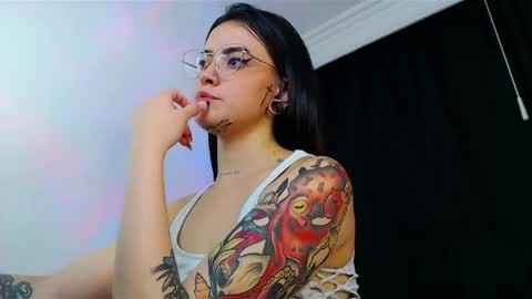 Snapshot of isa_maiden_ chatting on 29, 1, 2025 online show from 29, 1, 2025