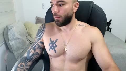 Snapshot of isaac_carter chatting on 1, 7, 2026 Isaac carter online show from 1, 7, 2026