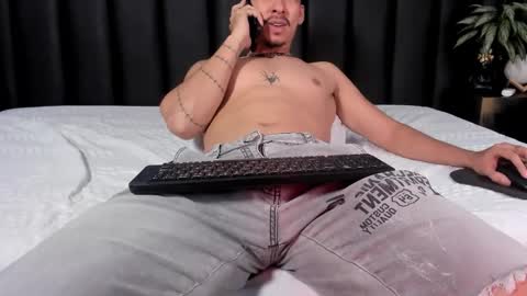 isaac_cryston online show from 12, 1, 2026