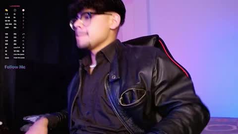 Snapshot of isaac_saenz chatting on 28, 10, 2025 Isaac Saenz. online show from 28, 10, 2025