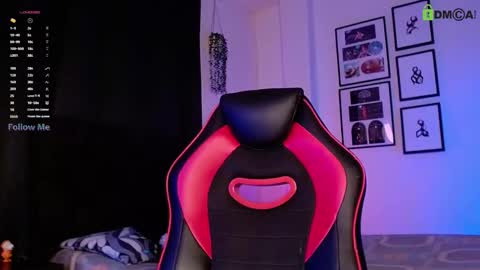 Snapshot of isaac_saenz chatting on 22, 11, 2025 Isaac Saenz. online show from 22, 11, 2025