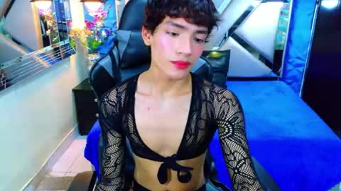 isaacnova online show from 17, 4, 2026