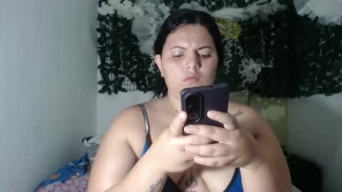 Snapshot of isaaval100 chatting on 12, 10, 2025 isaaval100 online show from 12, 10, 2025