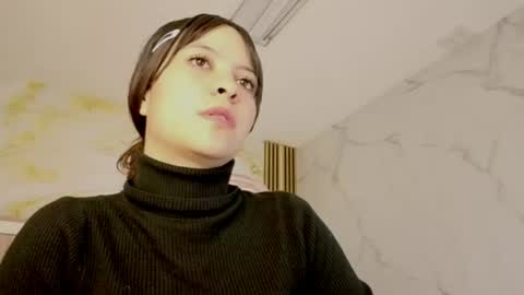 Snapshot of isabeau_s chatting on 9, 7, 2026 isabeau_s online show from 9, 7, 2026