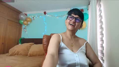 Snapshot of isabeel_sofia01 chatting on 5, 6, 2026 Isabeel Sofia online show from 5, 6, 2026