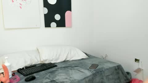 isabella online show from 15, 1, 2025