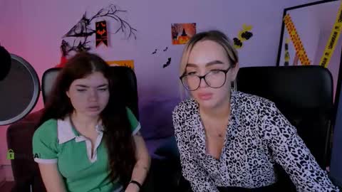 Snapshot of isabel_wave chatting on 4, 11, 2025 isabel online show from 4, 11, 2025