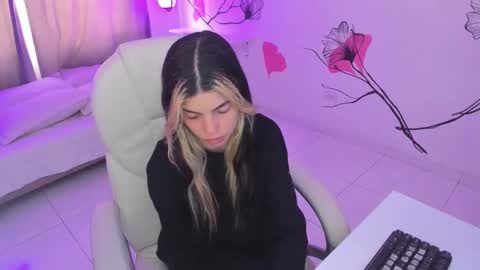 isabela_fiorelli online show from 24, 11, 2025