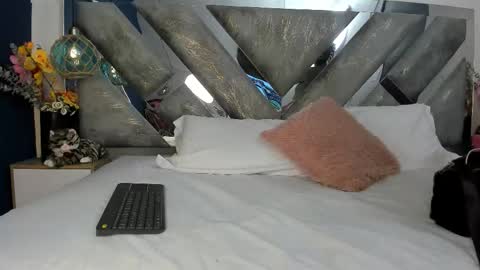 Snapshot of isabela_parkerr chatting on 4, 2, 2026 Mommy Isa online show from 4, 2, 2026