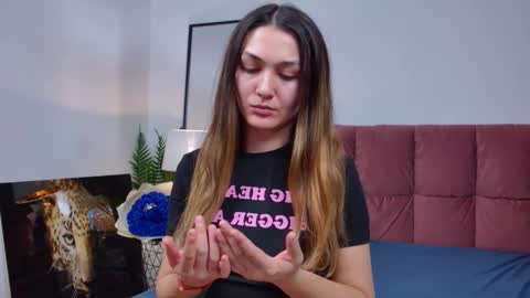 Snapshot of isabelasasha chatting on 5, 3, 2025 Isa online show from 5, 3, 2025