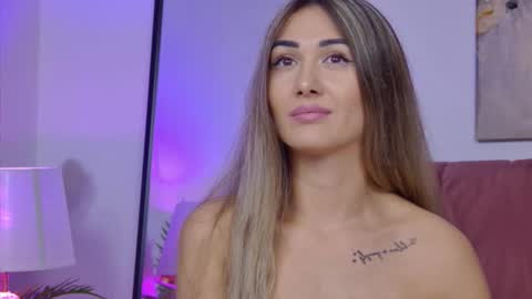 Snapshot of isabelasasha chatting on 3, 10, 2025 Isa online show from 3, 10, 2025