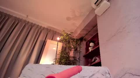 Snapshot of isabelastefano chatting on 7, 7, 2026 isabelastefano online show from 7, 7, 2026