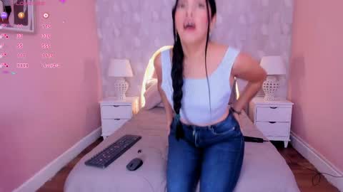 Snapshot of isabella__milf chatting on 29, 4, 2026 isabella__milf online show from 29, 4, 2026
