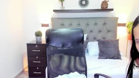 Snapshot of isabella_florez22 chatting on 20, 2, 2025 Isabel florez online show from 20, 2, 2025