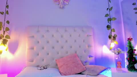 Snapshot of isabella_flowerss chatting on 3, 1, 2025 online show from 3, 1, 2025