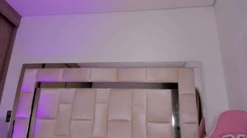 isabella_gomez11 online show from 3, 2, 2025