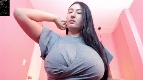 Snapshot of isabella_mendez_1 chatting on 1, 7, 2026 Isa online show from 1, 7, 2026
