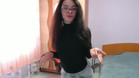 Bella online show from 18, 2, 2025