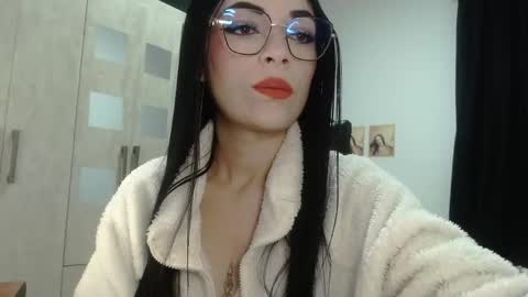 Snapshot of isabella_piercee chatting on 2, 5, 2026 isabella_piercee online show from 2, 5, 2026