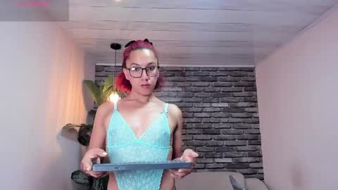 Snapshot of isabella_star_ chatting on 11, 4, 2026 Camila online show from 11, 4, 2026