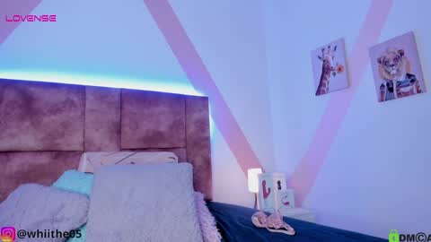 Snapshot of isabella_whiite chatting on 7, 1, 2025 Isabella White online show from 7, 1, 2025