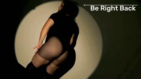 Isabella White online show from 18, 4, 2026