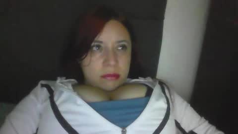 Snapshot of isabellaa_hills_ chatting on 5, 10, 2025 isabellaa_hills_ online show from 5, 10, 2025