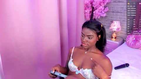Snapshot of isabellabroms21 chatting on 6, 3, 2025 v online show from 6, 3, 2025