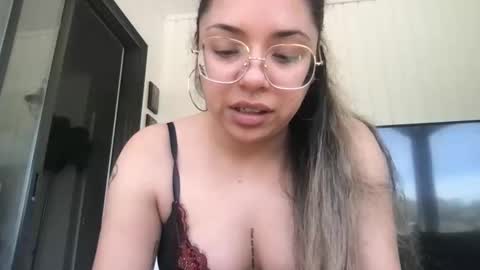 isabellaelizabeth online show from 24, 3, 2026