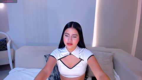 Isa Hill  online show from 12, 12, 2024