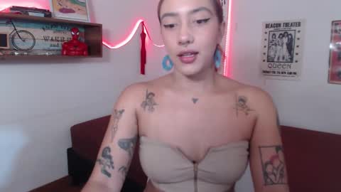 Snapshot of isabellakoff chatting on 7, 11, 2025 Tati - online show from 7, 11, 2025