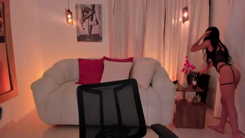 Snapshot of isabellalux_ chatting on 19, 4, 2026 ISABELLA online show from 19, 4, 2026