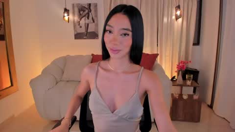 Snapshot of isabellalux_ chatting on 9, 5, 2026 ISABELLA online show from 9, 5, 2026