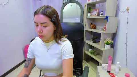 Snapshot of isabellasummer_ chatting on 13, 4, 2026 isebella online show from 13, 4, 2026