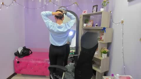 Snapshot of isabellasummer_ chatting on 17, 4, 2026 isebella online show from 17, 4, 2026