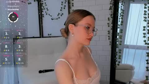 Snapshot of isabellatorrance chatting on 28, 2, 2025 Bella online show from 28, 2, 2025