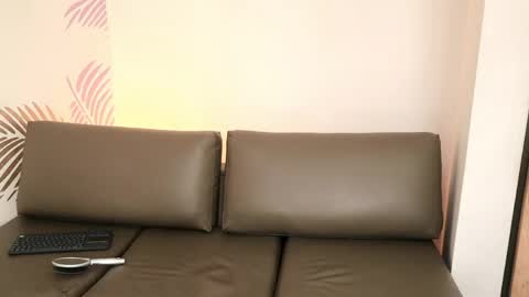   online show from 14, 4, 2026