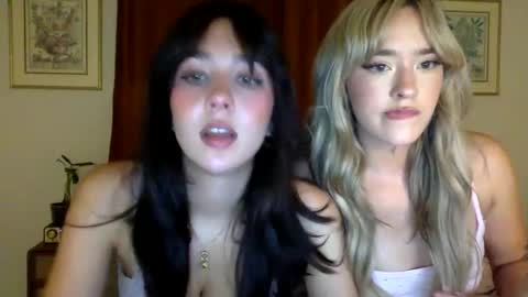 Snapshot of isabellelayla chatting on 16, 9, 2025 Isabelle online show from 16, 9, 2025