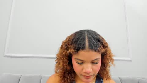 Isabellsmmith online show from 5, 1, 2025