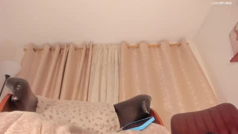 Snapshot of isabelsexysmile_ chatting on 29, 4, 2026 Isabel M online show from 29, 4, 2026