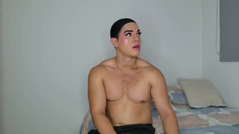 Isabella Hilton online show from 11, 2, 2026