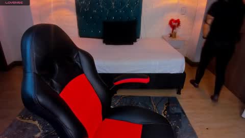 isabel  online show from 12, 3, 2025