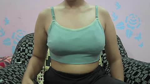Snapshot of ishika_singh_ chatting on 24, 4, 2026 ishika_singh_ online show from 24, 4, 2026