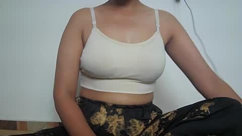 Snapshot of ishika_singh_ chatting on 22, 6, 2026 ishika_singh_ online show from 22, 6, 2026