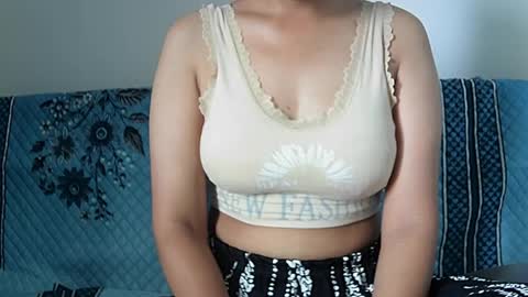 Snapshot of ishika_singh_ chatting on 26, 6, 2026 ishika_singh_ online show from 26, 6, 2026