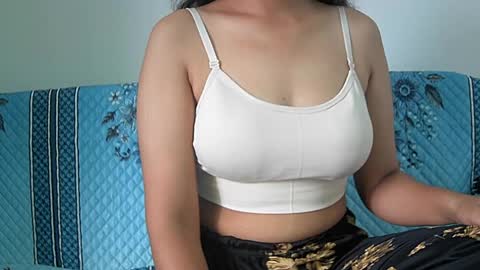 Snapshot of ishika_singh_ chatting on 7, 7, 2026 ishika_singh_ online show from 7, 7, 2026