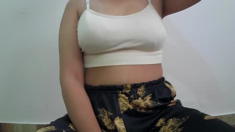 Snapshot of ishika_singh_ chatting on 14, 7, 2026 ishika_singh_ online show from 14, 7, 2026