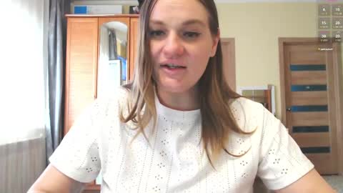 Snapshot of isingle_mom chatting on 5, 5, 2026 isingle_mom online show from 5, 5, 2026