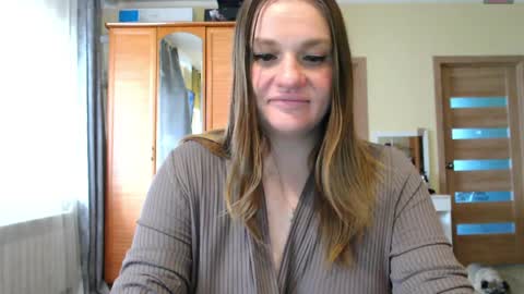 Snapshot of isingle_mom chatting on 6, 5, 2026 isingle_mom online show from 6, 5, 2026